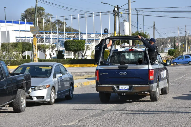 Aseguran elementos de la SSPM de Tequisquiapan a dos sujetos