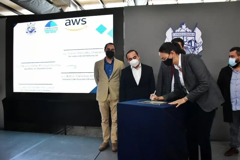 Corregidora primer municipio en trabajar con Amazon Web Services 2