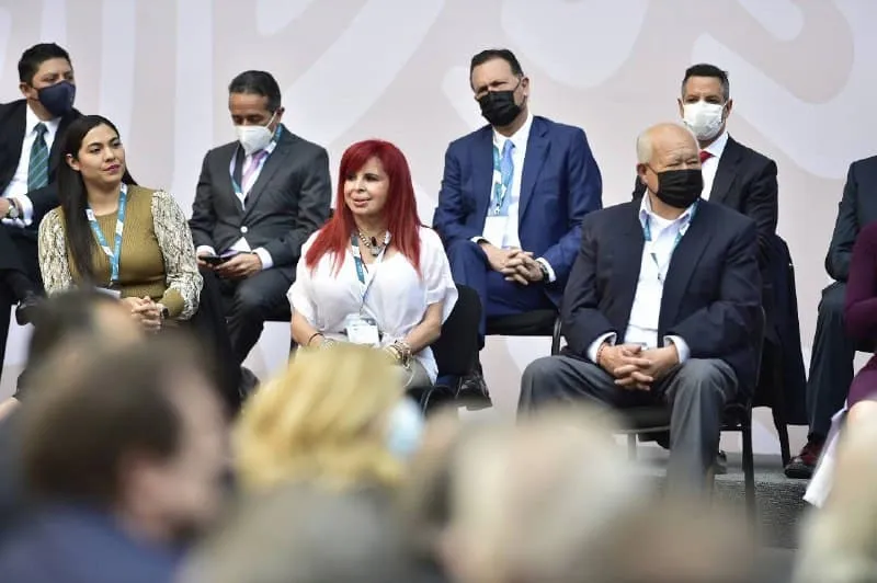 Mauricio Kuri acude a la Asamblea General del IMSS
