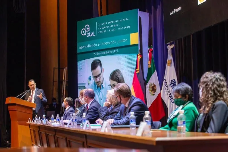 Mauricio Kuri encabeza lanzamiento de Alianza Empresarial para la Educacion Dual Centro Bajio Occidente 1
