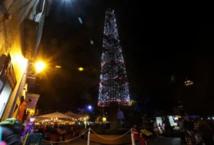 Mauricio Kuri enciende el arbol de la Amistad y Nacimiento Monumental en Queretaro 2