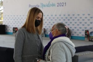 Presidenta del DIF Estatal celebra posadas navideñas con adultos mayores de Querétaro