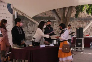 Reconocen a representantes de comunidades indigenas del estado de Queretaro 2
