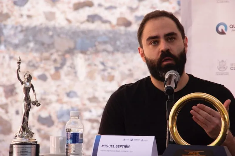 SECULT reconoce trayectoria del actor de teatro queretano Miguel Septien 2