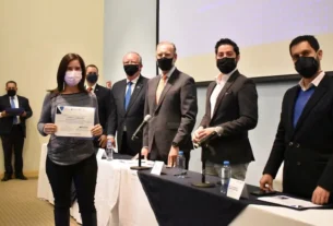 SEDESU entrego reconocimientos a empresas de Queretaro que participaron en la Expo de China 2