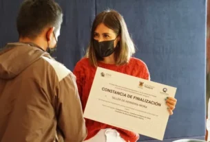 Entrego ST constancias del programa Equipamiento para el Autoempleo en Queretaro 2