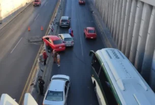 Aparatoso accidente en Paseo central