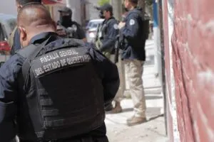 Detienen a 2 y recuperan mercancía robada de una joyería en Querétaro 3 Detienen a 2 y recuperan mercancía robada de una joyería en Querétaro