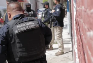 Detienen a 2 y recuperan mercancia robada de una joyeria en Queretaro 2