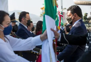 Mauricio Kuri encabezo ceremonia conmemorativa del Dia de la Bandera 2
