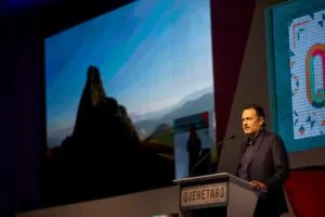 Presenta Mauricio Kuri Distintivo de Promoción Turística de Querétaro