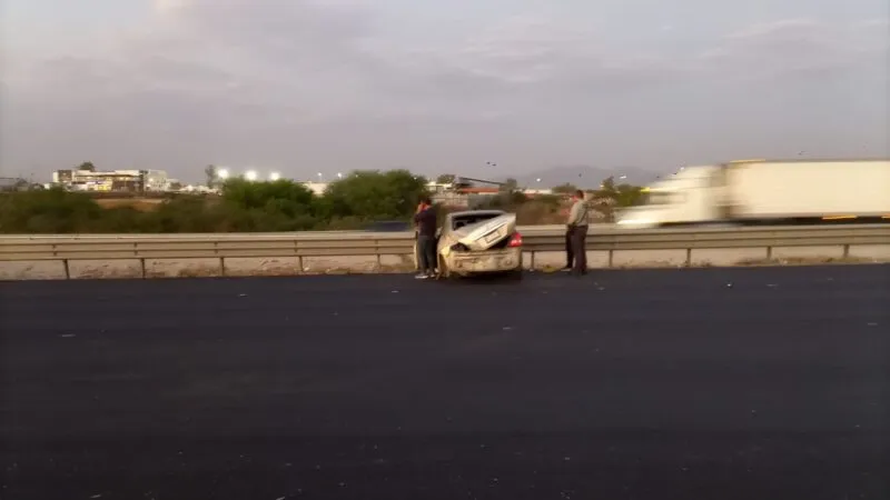 Aparatoso accidente en la 57