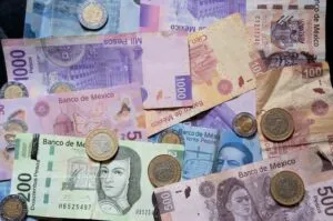 Asegura AMLO que peso mexicano se fortalece durante administración de la 4T