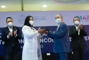 Embajada de Israel entrega equipo medico al HITO de Queretaro