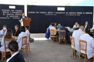Mauricio Kuri reconoce labor del personal médico y paramédico en Querétaro