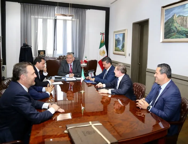 Mauricio Kuri se reune con Secretario de Gobernacion