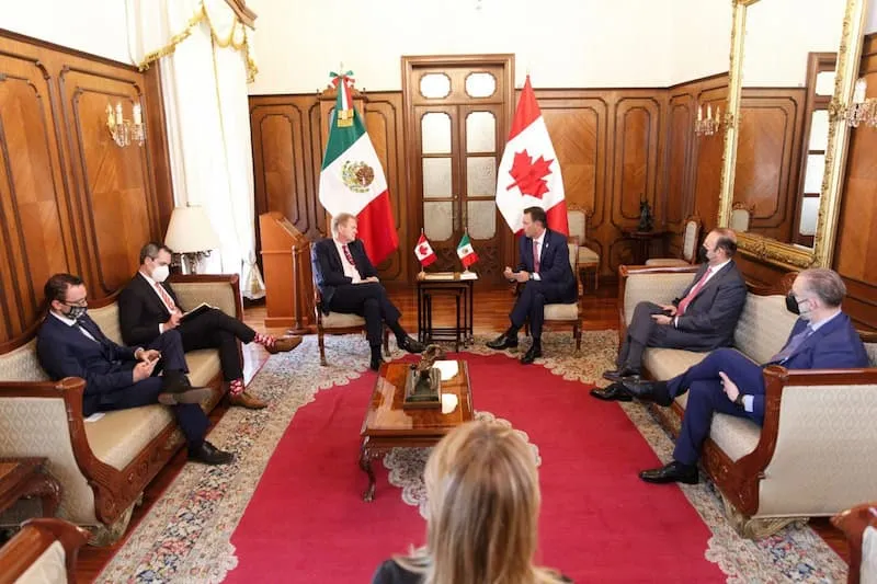 Mauricio Kuri sostiene reunion con embajador de Canada en Mexico 1