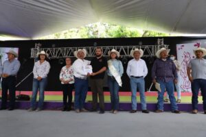 Entregó SEDEA apoyos a ganaderos de Jalpan de Serra