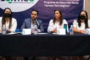 Presentan convocatoria para entrega de apoyos a estudiantes de preparatoria en Querétaro 2 Presentan convocatoria para entrega de apoyos a estudiantes de preparatoria en Querétaro
