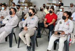 SESEQ entrego equipo a personal del Programa de Vectores en Jalpan 2