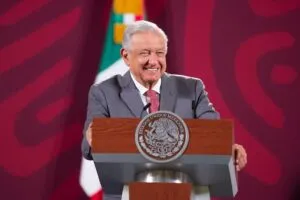 Avanza contratación de personal y mantenimiento de hospitales en Nayarit