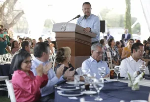 Mauricio Kuri refrenda compromiso con el sector salud de Queretaro 2