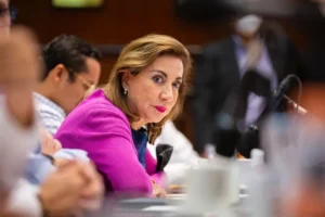Funcionarios de Querétaro y UAQ dialogan sobre Ley que Regula la Prestación de Agua 2 Funcionarios de Querétaro y UAQ dialogan sobre Ley que Regula la Prestación de Agua