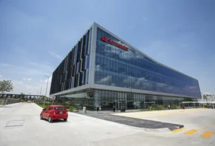 Inauguran nuevo corporativo Santander Distrito Queretaro 1