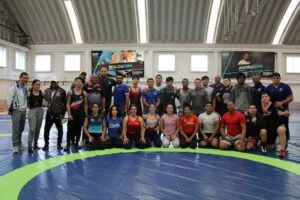 Luchadores élite de Chile y Ecuador entrenan en Querétaro 2 Luchadores élite de Chile y Ecuador entrenan en Querétaro