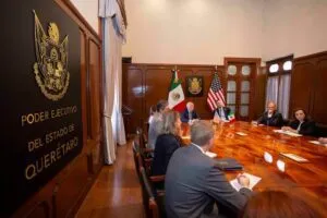 Mauricio Kuri se reúne con Kenneth Lee Salazar embajador de Estados Unidos en México