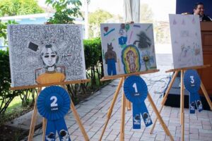 Premian a participantes del Concurso Estatal de Dibujo Infantil Cómo son las adicciones