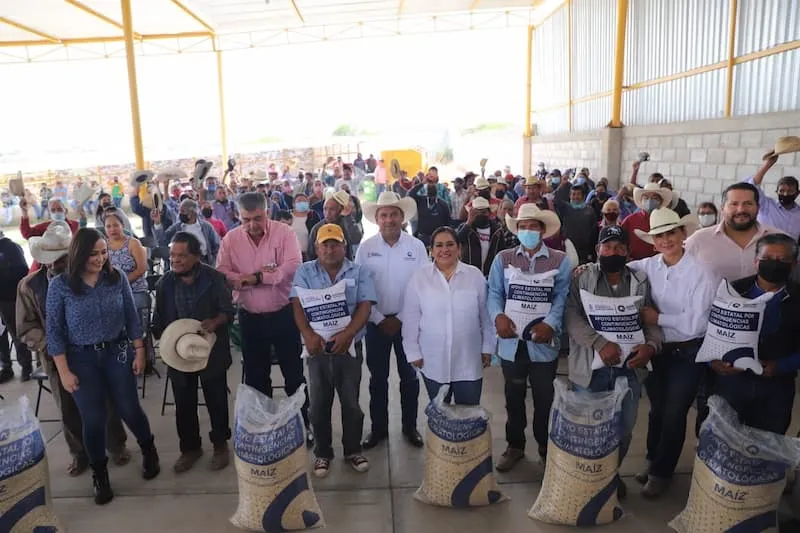 SEDEA entrego 23 toneladas de grano de maiz a agricultores de Toliman 2