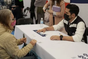 SEDESOQ entrega Apoyo Emergente a jefas de familia de El Marques 1
