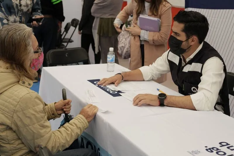 SEDESOQ entrega Apoyo Emergente a jefas de familia de El Marques 1