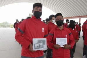 SEDESOQ sigue entregando tabletas a estudiantes de Querétaro 2 SEDESOQ sigue entregando tabletas a estudiantes de Querétaro