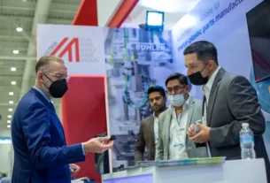 SEDESU inaugura exposicion Aeroespace y Automotive Meeting 1
