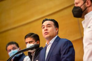Gobierno de Querétaro se suma a programa municipal de transporte 'Acercándote'