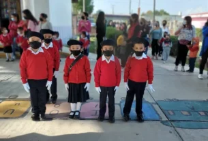 376 mil 419 estudiantes de educacion basica en Queretaro inician nuevo ciclo escolar