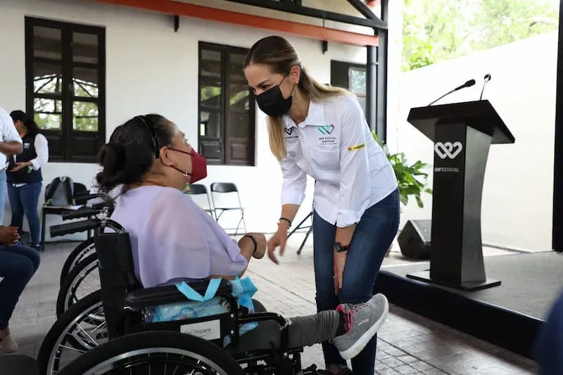 Car Herrera hizo entrega de apoyos funcionales en Landa de Matamoros y Jalpan 1 1