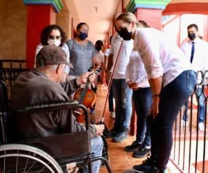 Car Herrera hizo entrega de apoyos funcionales en Landa de Matamoros y Jalpan