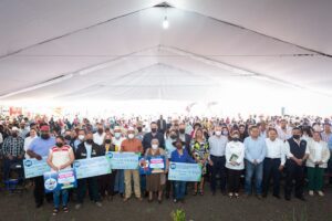 Entregan apoyos para productores agropecuarios de El Marqués por 17 mdp