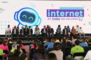 Mauricio Kuri anuncia programa para dotar con Internet escuelas públicas de educación básica en Querétaro