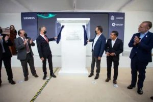 Mauricio Kuri asiste a inauguración del Parque de Energía Descentralizada de la planta Siemens 4 Mauricio Kuri asiste a inauguración del Parque de Energía Descentralizada de la planta Siemens
