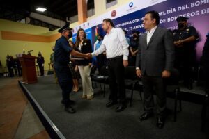 Mauricio Kuri celebra el 73 Aniversario de Bomberos de Querétaro