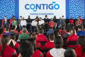 Mauricio Kuri dio banderazo de arranque al programa Transporte Escolar en Querétaro 3 Mauricio Kuri dio banderazo de arranque al programa Transporte Escolar en Querétaro