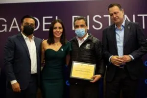 Mauricio Kuri entregó el distintivo Sin Brecha a 39 empresas queretanas 3 Mauricio Kuri entregó el distintivo Sin Brecha a 39 empresas queretanas