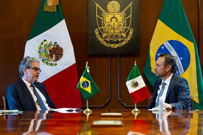 Mauricio Kuri recibe a Fernando Coimbra Embajador de Brasil en Mexico 2
