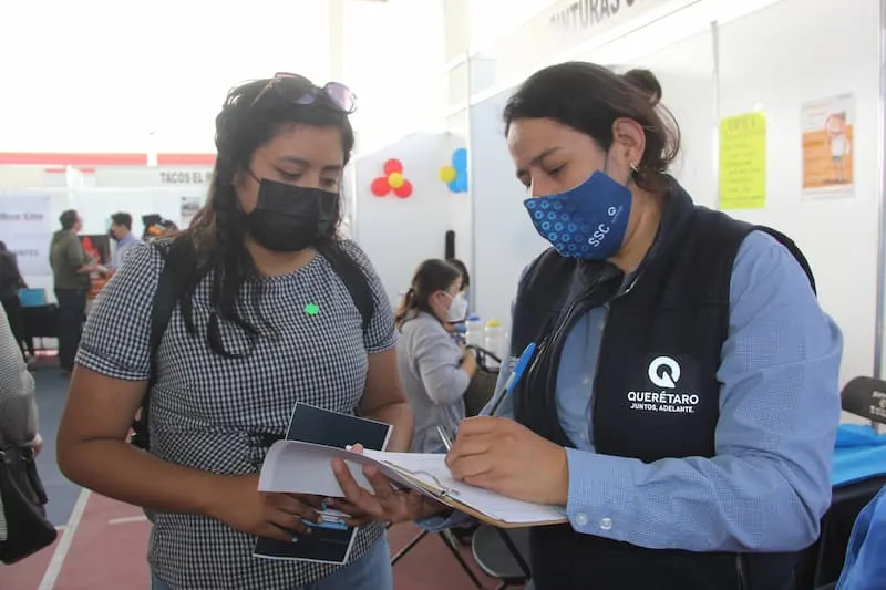 Ofertan mil vacantes en Feria de Empleo para la inclusion laboral de la juventud en Queretaro 1