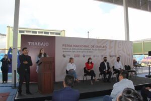 Ofertan mil vacantes en Feria de Empleo para la inclusión laboral de la juventud en Querétaro