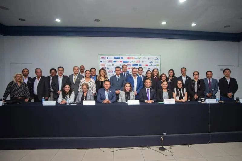 Secretaria de Gobierno se reune con integrantes de la CANACO Queretaro 1